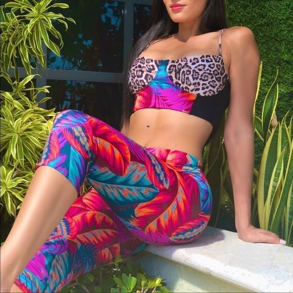 Onzie Lanai Capri Leggings - Picture 1 of 11